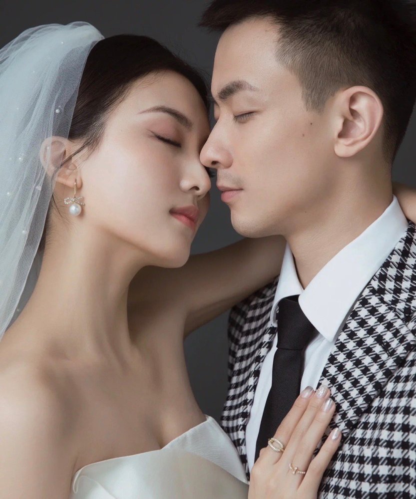 新郎赵继伟沈阳出门取钱,伴郎高诗岩付豪已杀到三亚参加婚礼_腾讯新闻