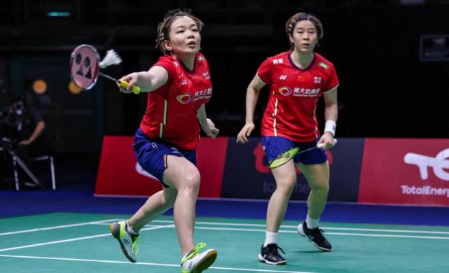 30陈雨菲何冰娇横扫凡尘组合逆转国羽第19次闯入尤伯杯决赛