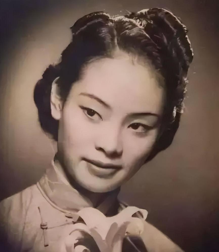 第三任便是潘兰珍,她长相普通,出身贫苦,但却陪伴陈独秀走过了人生最