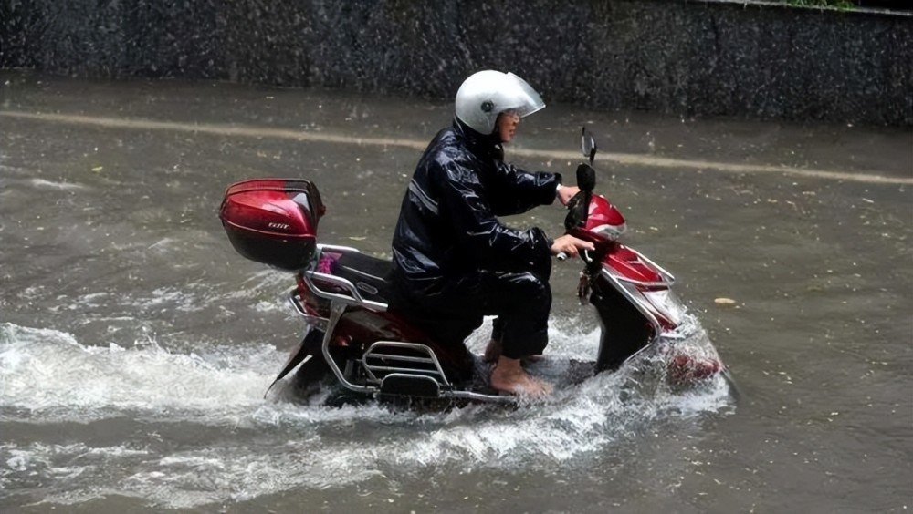 電動車淋雨不能跑,是電池的原因嗎?_騰訊新聞