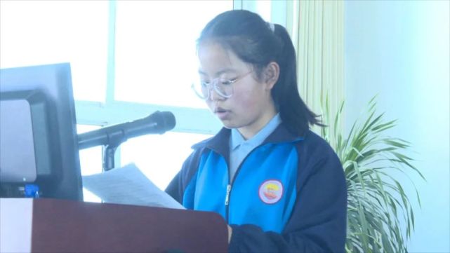 建行定西分行和陇西支行为县二中学子发放成长计划奖学金