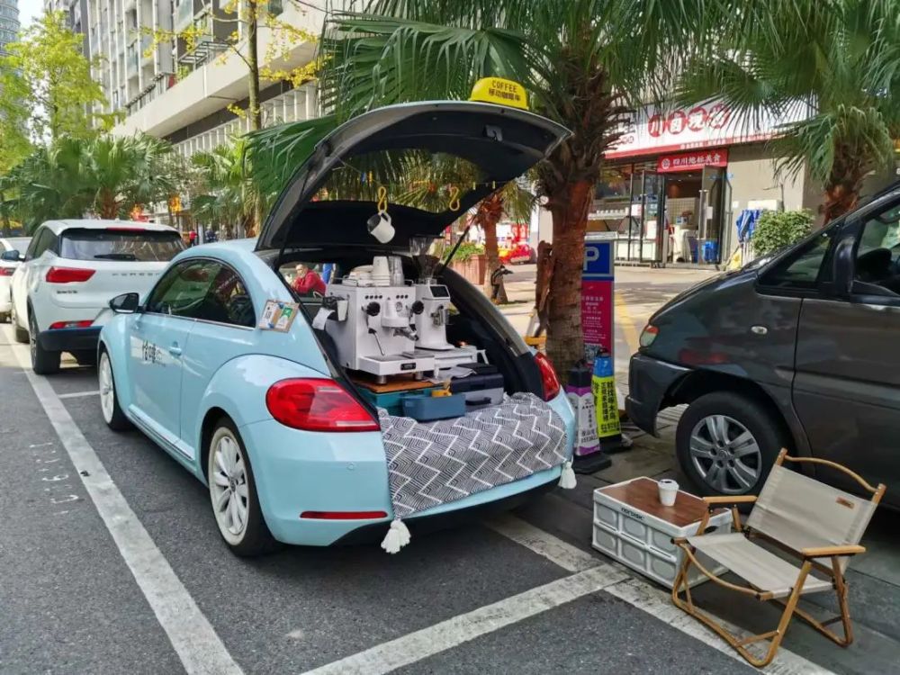 街头兴起的车尾箱咖啡:情怀很真,但亏麻了_腾讯新闻