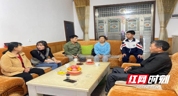 醴陵市城北中学细雨润万物关爱进千家