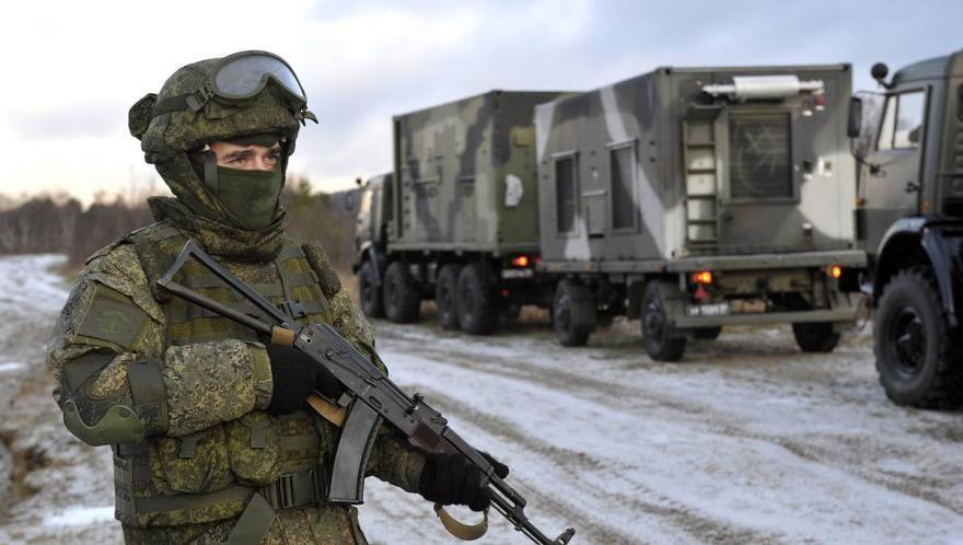 北约大军东欧集结,白俄罗斯陷入险境之中,大批部队开赴边境_腾讯新闻