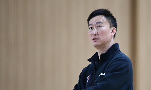 浙江男篮再曝刘维伟离队内幕,21字暗批对方耽误事