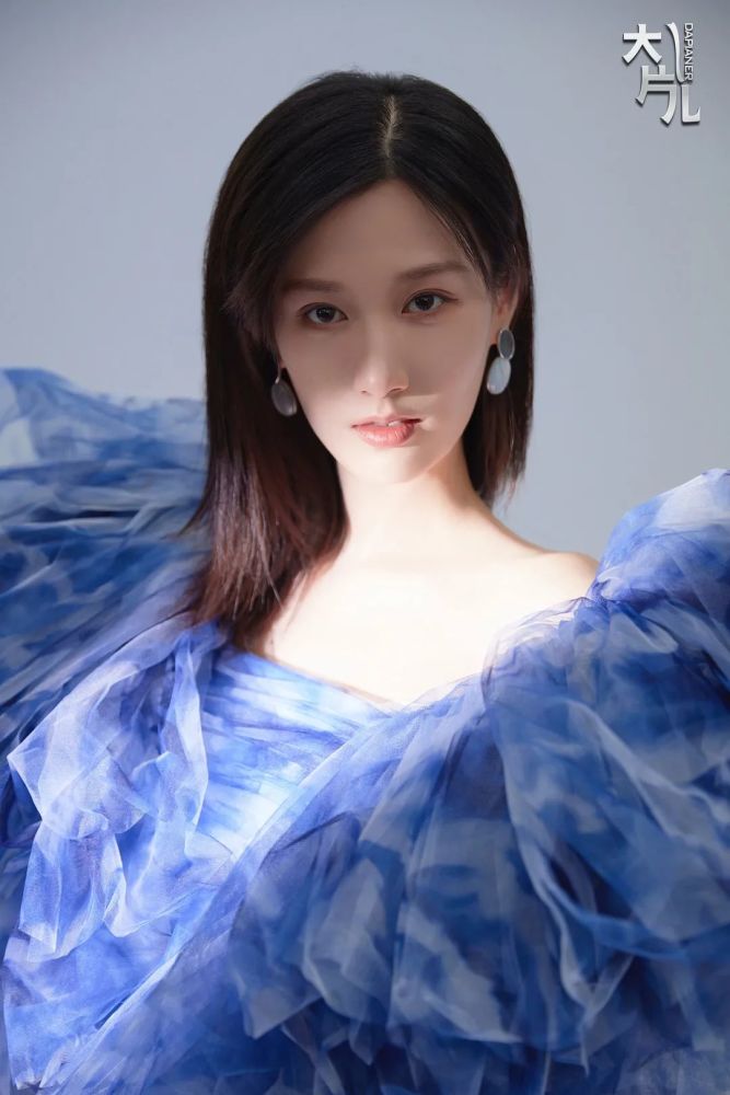 徐悦|《大片儿》时尚大片上线,清风徐来静等花开_腾讯新闻