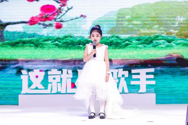 专访《这就是歌手》深圳最佳人气歌手 李昭萱:很开心在舞台上为大家