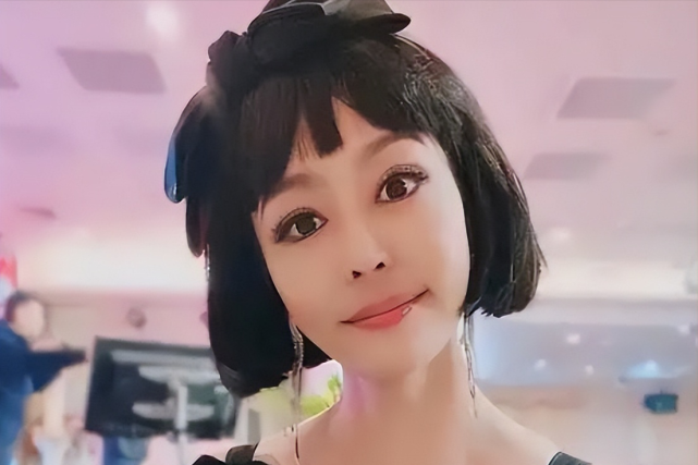 台湾女艺人唐玲也是如此,在19年的时候,唐玲感觉到自己身上有些不对劲