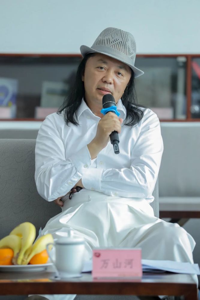 唐诚青(副院长)魏心田(副院长)张正(秘书长)何玫(副秘书长)王治军(副