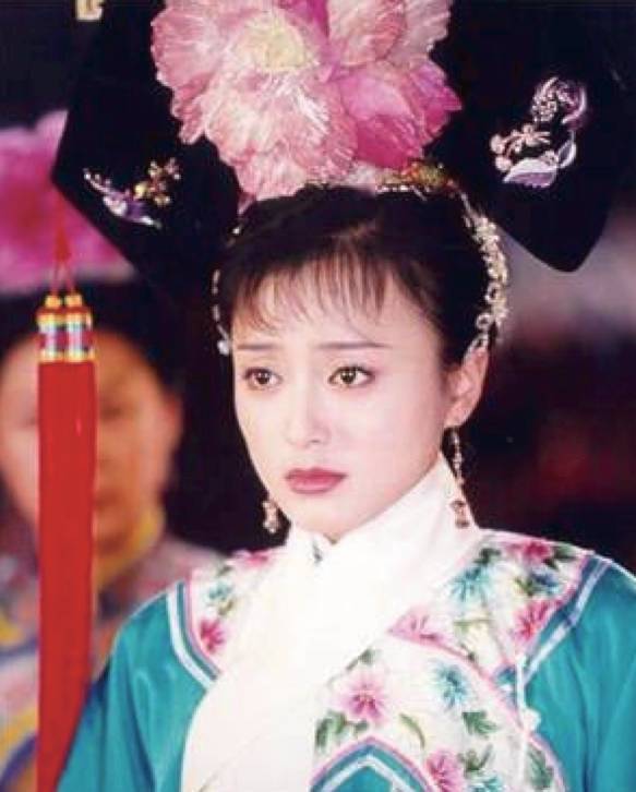 风情女人秦岚的纯洁情史错过黄晓明无缘陆川后已单身9年