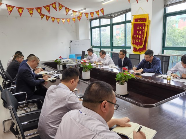 汤燕刚一行实地检查了温州市瓯海区104国道(丽岙段)燃气市政管改建