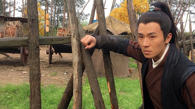 第七年的七夕前几天,李缇在路上走,遇到一个走方的术士.