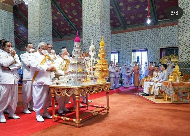 枢密院成员也都参加了这场活动,但是在这些人中缺少了对泰国王室非常