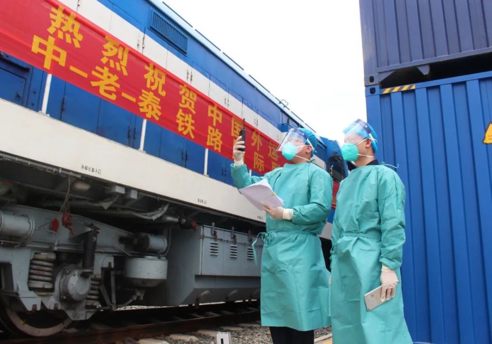 关长访谈深圳海关关长陈小颖