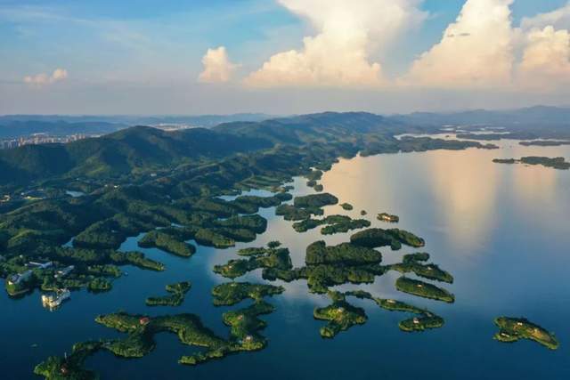 陆水湖风景区地址:咸宁市崇阳县畈上村4组柃蜜小镇旅游度假区内主要分