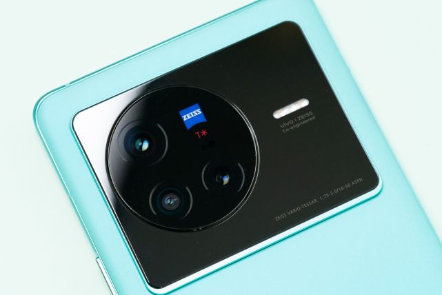 说到vivo zeiss这俩蓝蓝组合,我有着太多体验,眼镜片,相机镜头,望远镜