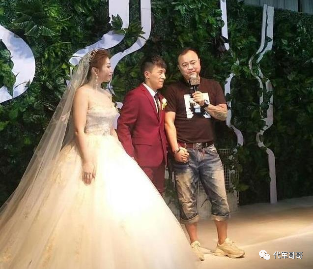 赵本山弟子小超越其貌不扬却娶美女演员如今婚姻生活很幸福