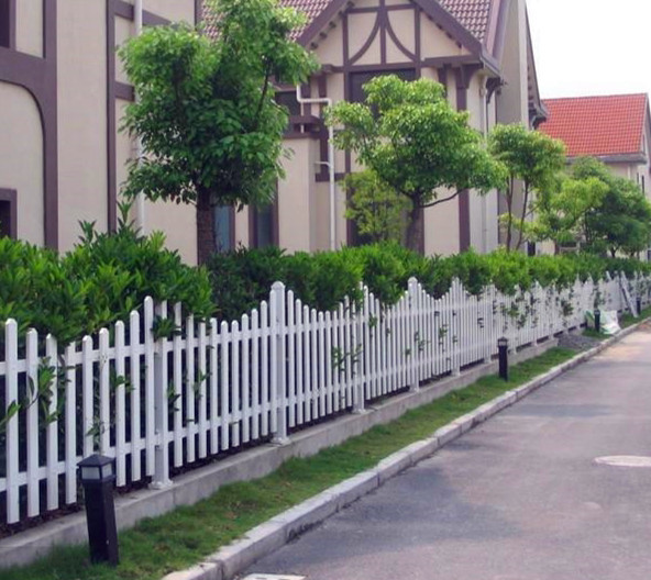 建筑装饰美观,这样选择铁艺围栏