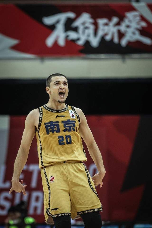 来自cba的这条爆炸消息我不敢信但无论如何西热力江值得拥有