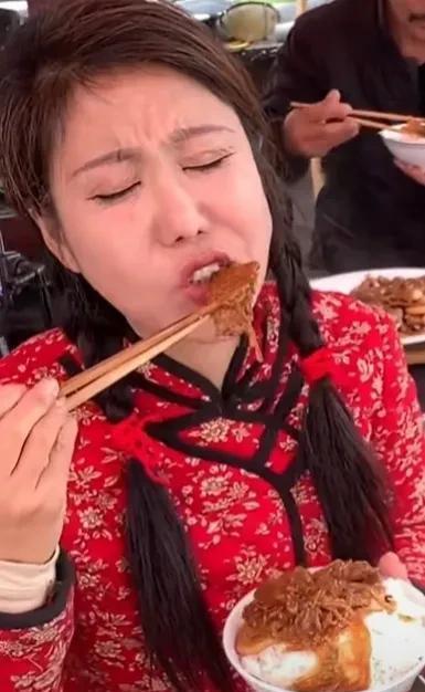 河南网红丹娜一年两次在山东"挨打",是炒作还是另有隐情?