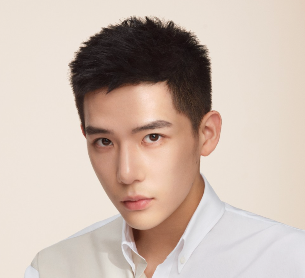 从杨颖金晨到童瑶姐弟恋的男主为何又是王安宇