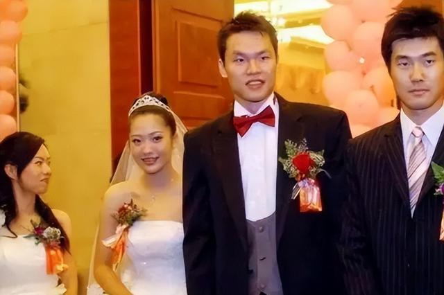 广东总经理朱芳雨cba首位万分先生娶2任妻子颜值身材均在线