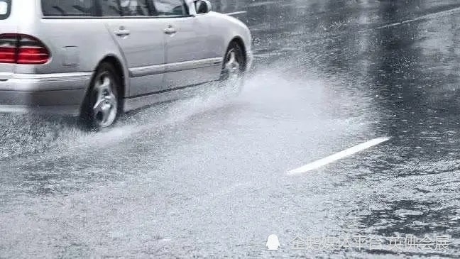当暴雨来袭时，做好这些预防车辆被“水浸”！在学校被老师c哭小说