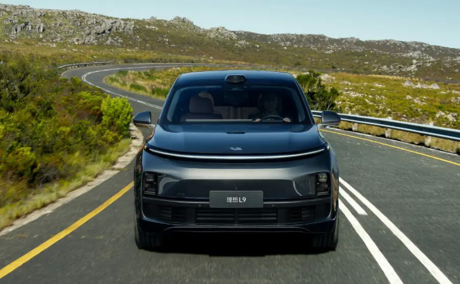 理想L9全新大型SUV，21扬声器续航1200公里，丰田埃尔法也不香了