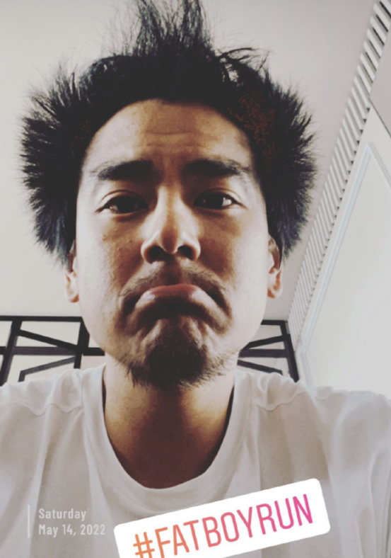 彭于晏头发凌乱胡子拉碴