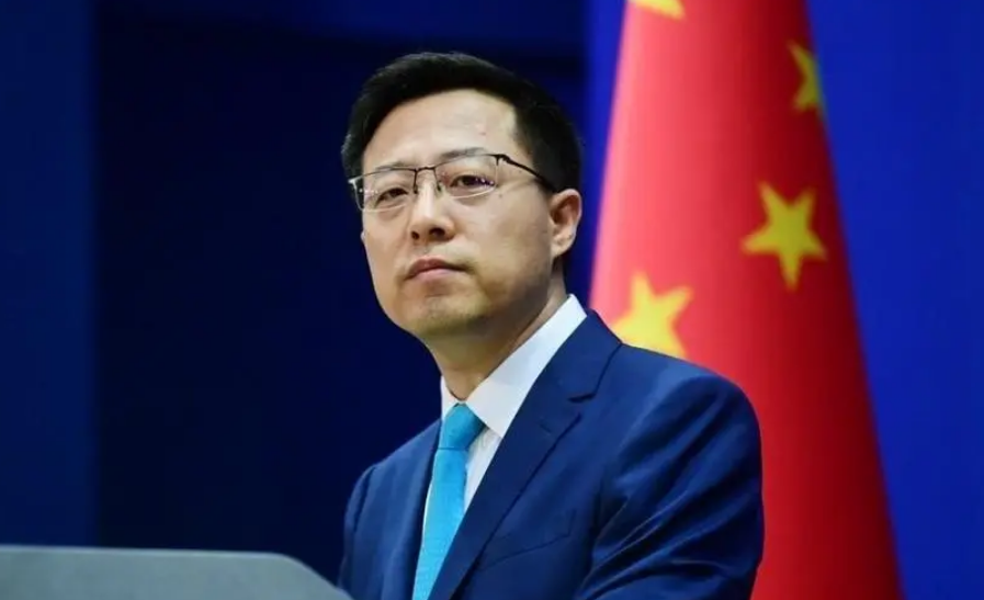 当天达顿宣称,一艘来自中国的侦查舰艇沿澳大利亚西海岸向南形势,并称