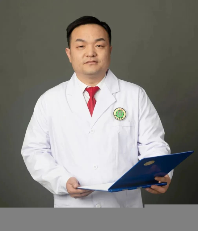 刘全林医学硕士,主治医师,毕业于河南中医药大学,现任医院科研科主任.