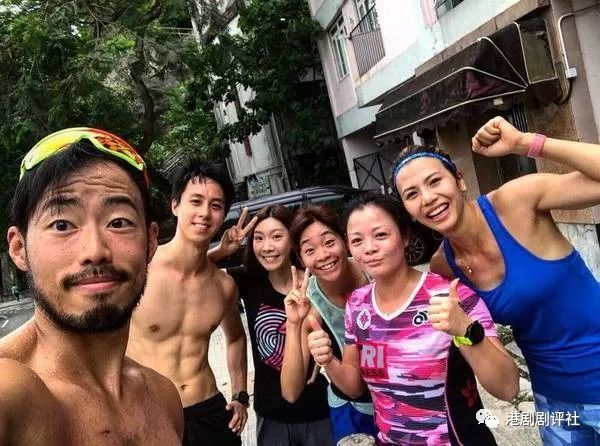 林希灵昔日是tvb《东张西望》女主持,有"正义女神"的称号,而brian身为