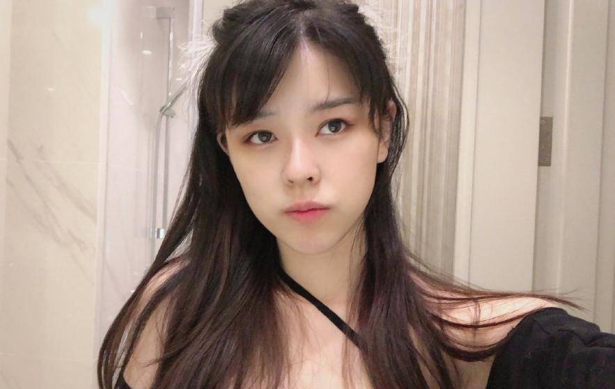 绝地求生美女主播沫子直播间与网友互动太有趣颜值实力并存