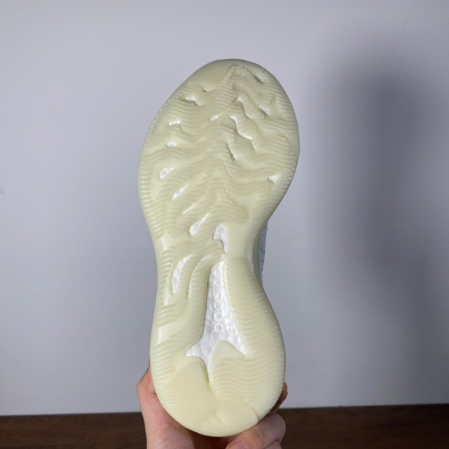 踩屎感绝了|yeezy 380 白夜光