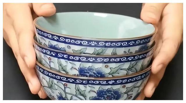 尽量不要给家人用这3种饭碗,虽好用但不安全,不要大意