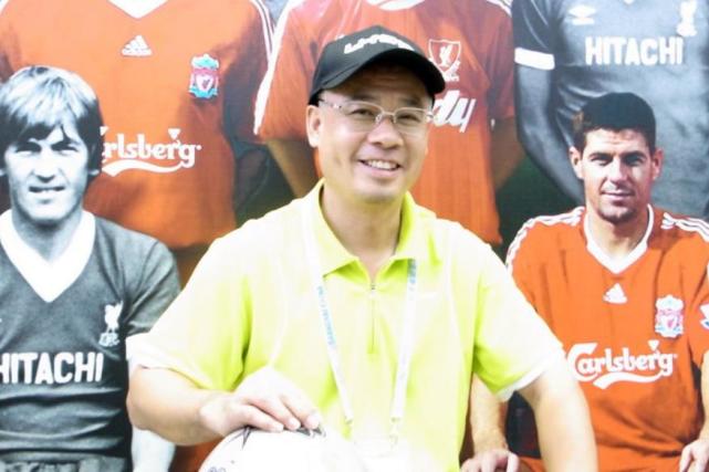 体操王子李宁现状57岁身价百亿却满头白发妻子仍然美丽迷人