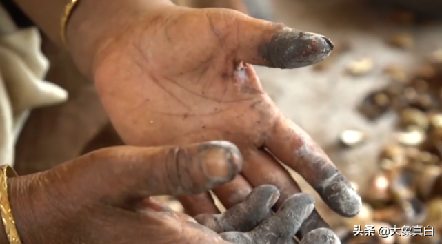 腰果的需求量和工人的工作量是一起增长的.