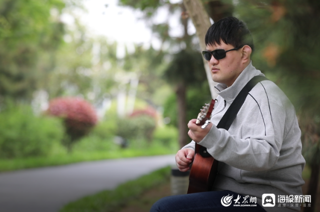 【全国助残日】日照盲人原创歌手 琴弦之上有"信念"