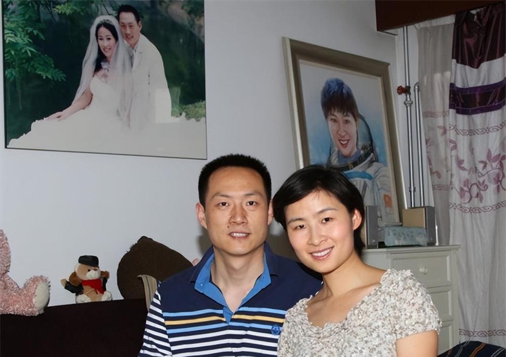 女航天英雄刘洋丈夫为妻子种菜两人婚后9年才生孩子