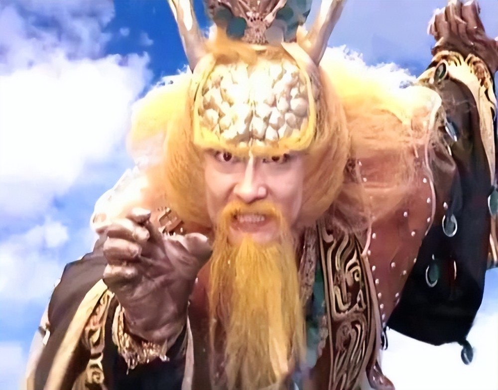 如《八仙过海》里的东海龙王,就留起了枯草黄色的大蓬头.