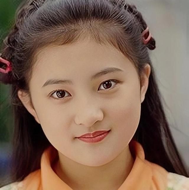 演员金铭:北大毕业,撒贝宁从小就想娶她,为何42岁依旧单身