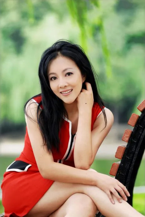 梁丽请求张纪中让她演金莲,不怕被人骂,只要能火_腾讯新闻