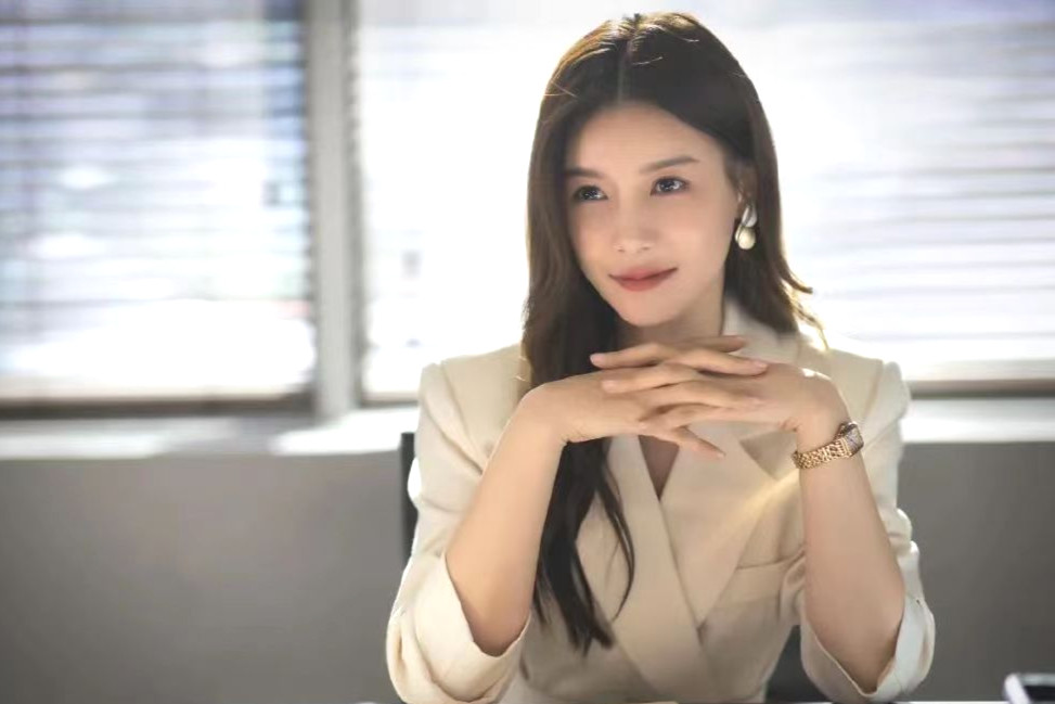 4,徐立—剧中扮演白宁,毕业于中戏,1986年出生,36岁只是在陈飞宇主演