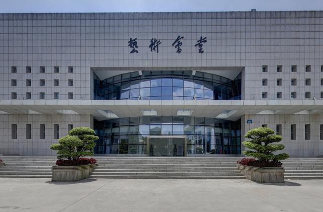 廈門理工學院位於福建廈門,是福建省的一所重點大學,作為一所職業大學