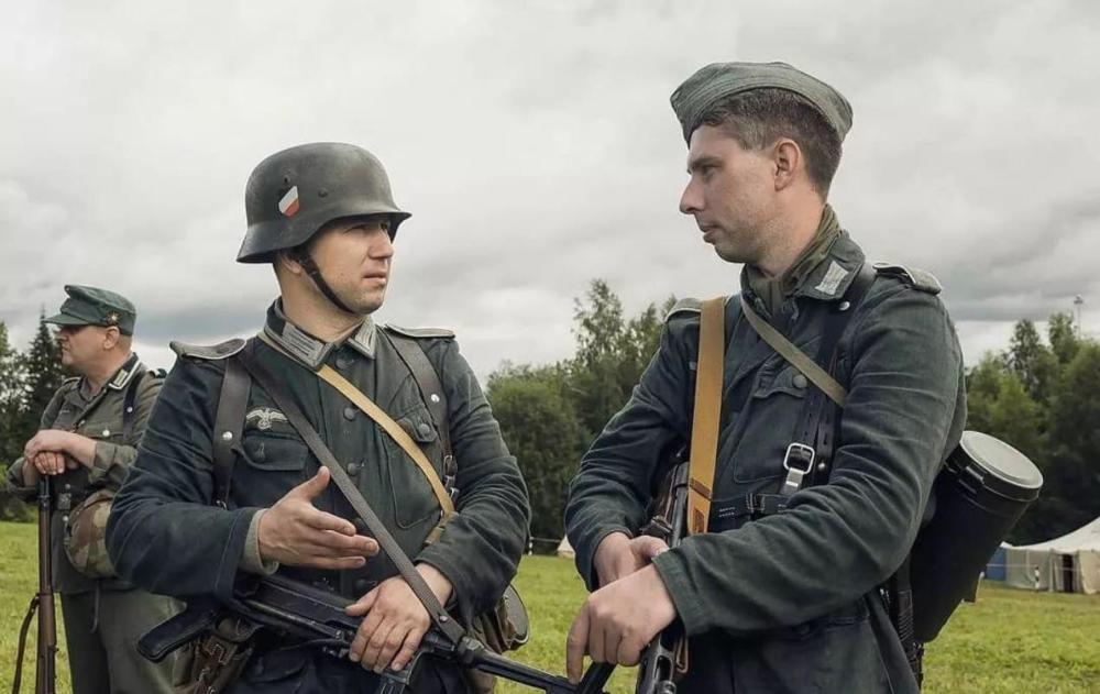 德军最后的救赎:杂牌德军护卫平民到覆灭,元首最后电报