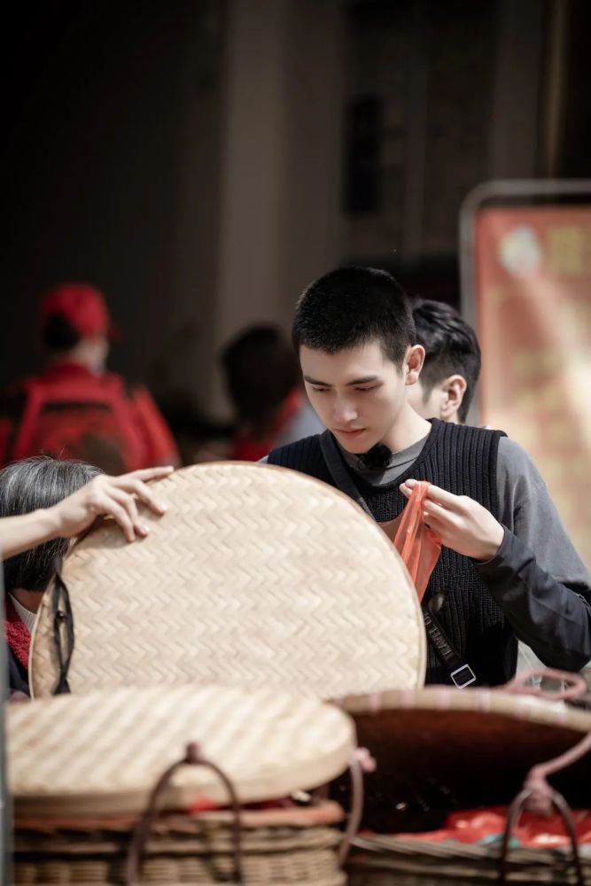 陈飞宇综艺新游记玉林站继续冒险旅程