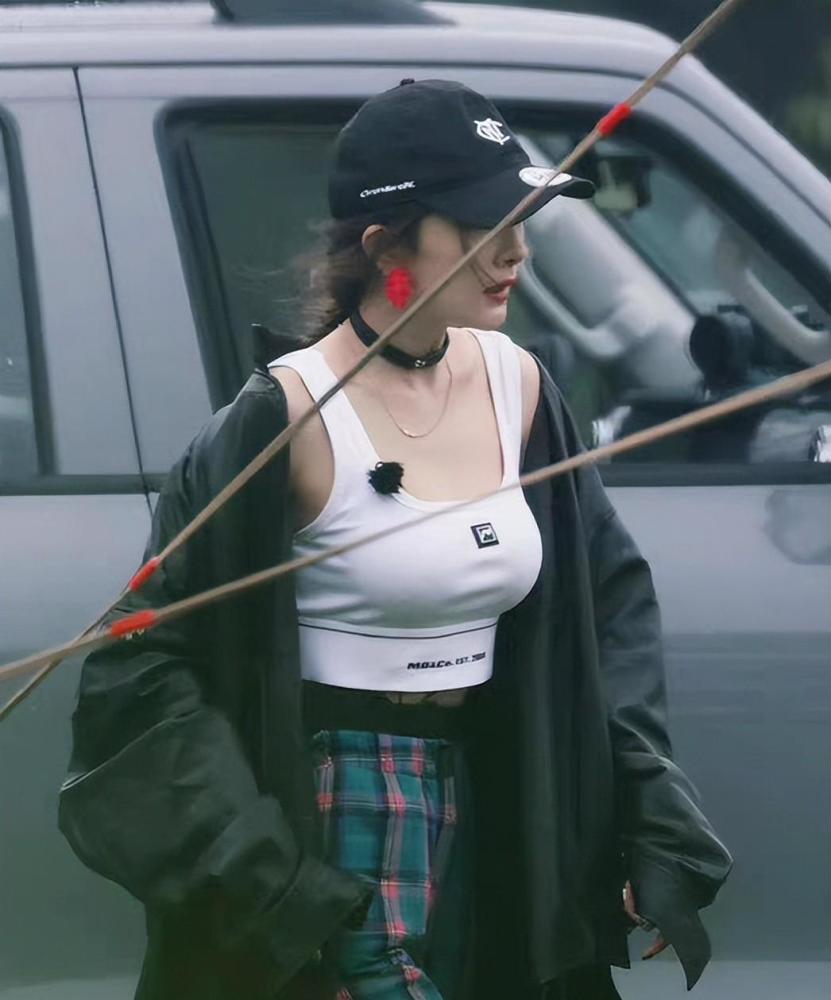 明星内衣排行榜_女星真实胸围排行榜出炉:林志玲作假“48E”,杨颖只有“31A”(2)