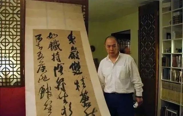 张铁林首场直播卖书法作品,他一幅字值1688元吗?总归比刘晓庆好