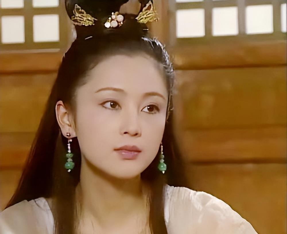 给10位饰演"嫦娥仙子"的演员排个名,迪丽热巴第8,陈红第2_腾讯新闻