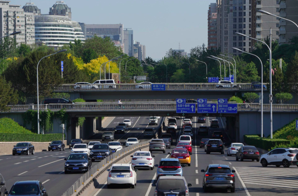 周一早高峰北京东二环路通行顺畅